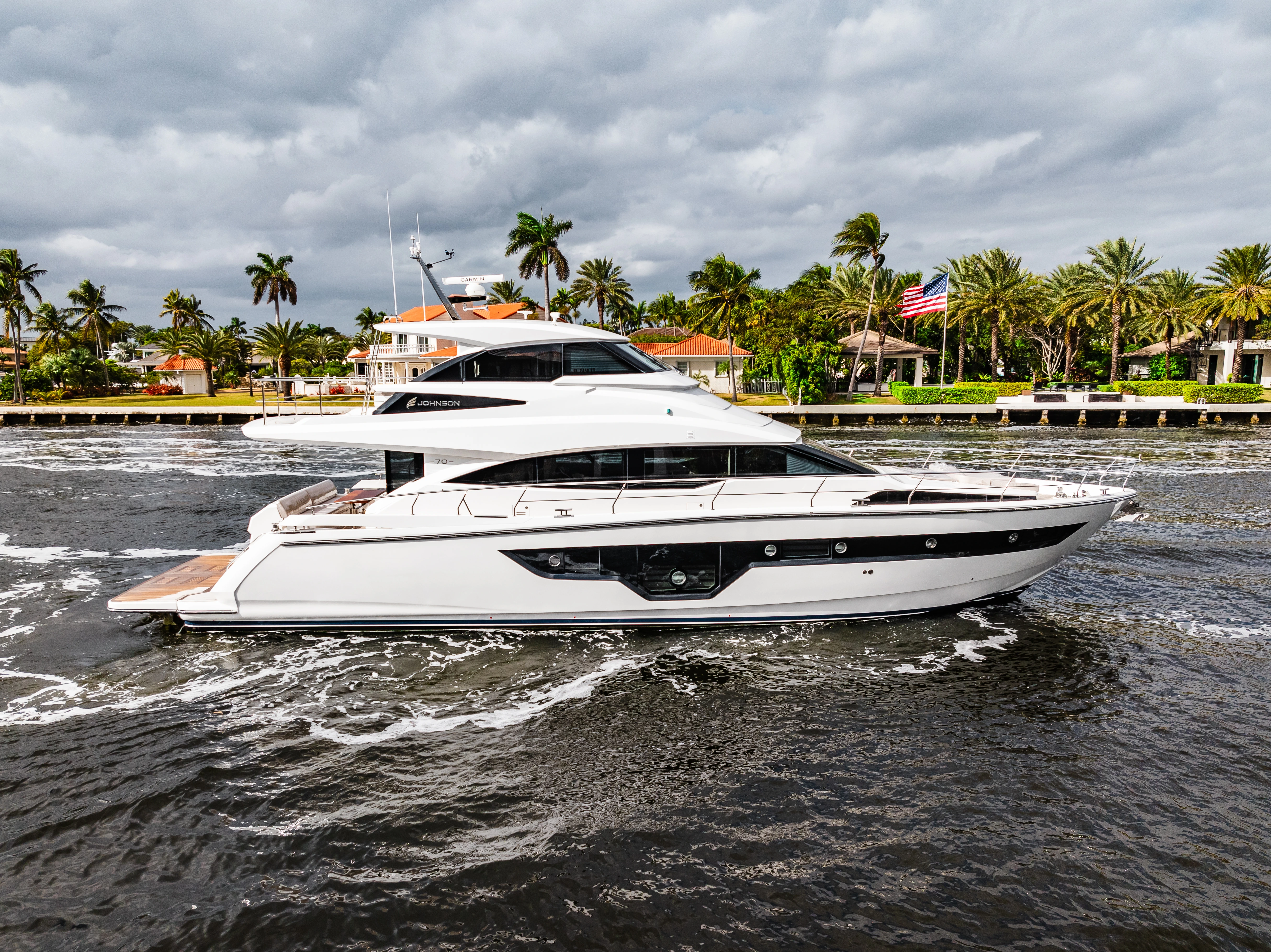 70' Johnson Skylounge 2024 - Miami Boat Show